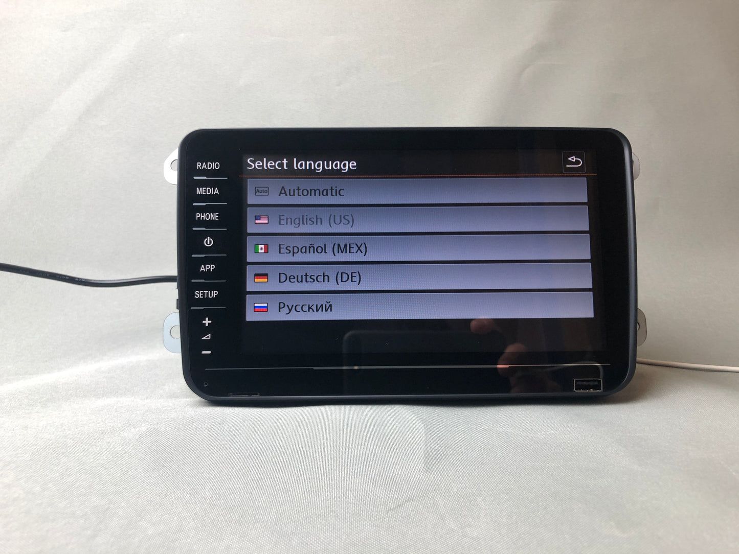 Volkswagen VW RCD 880 CarPlay and Android Car Navigation System Multimedia GPS