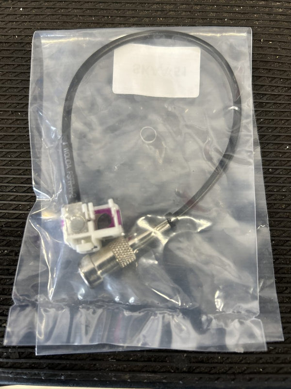 Customer photo: Audi RNS-E antenna adapter