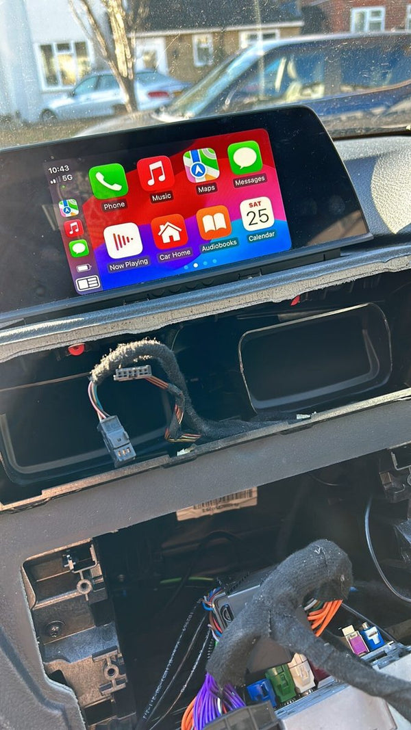 Customer photo: BMW NBT CarPlay box